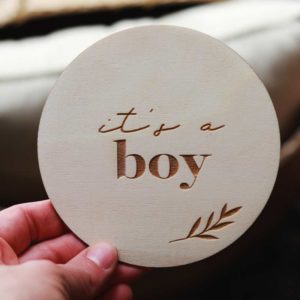 'It's a boy' wooden disc